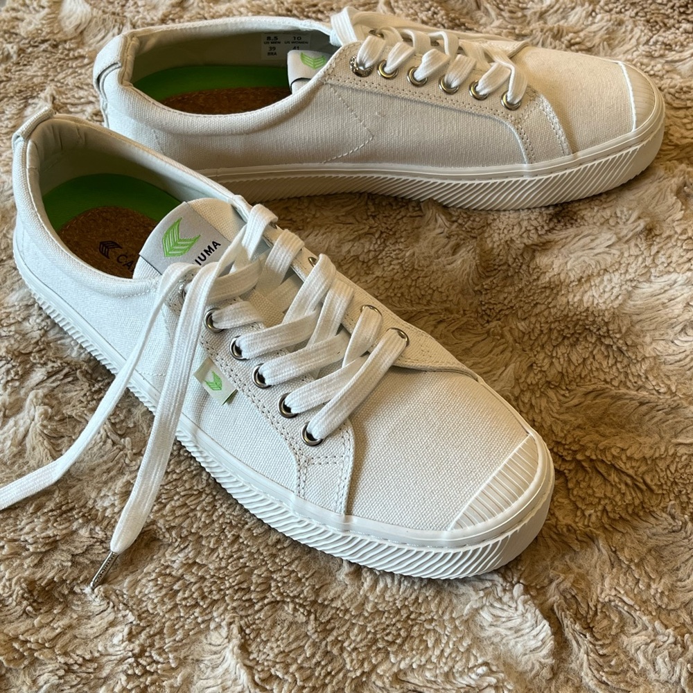 Cariuma white sneakers, size 10